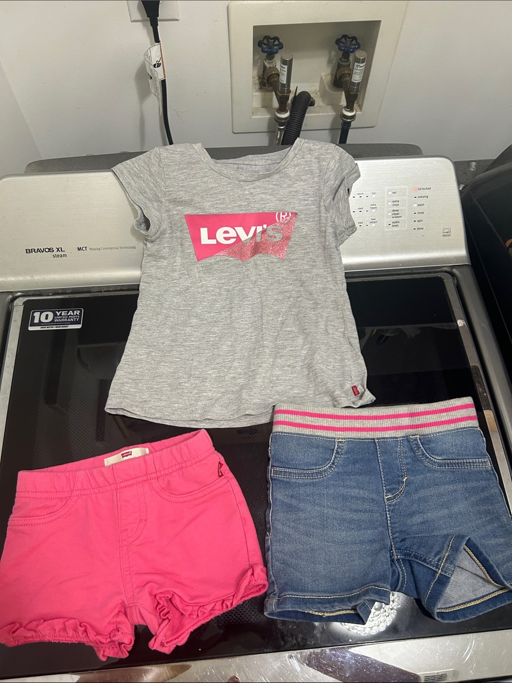 Girl size 4 three piece matching outfit set stretch waist shorts tshirt glitter